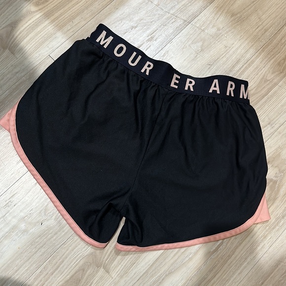 Under armour shorts size large - Picture 3 of 3